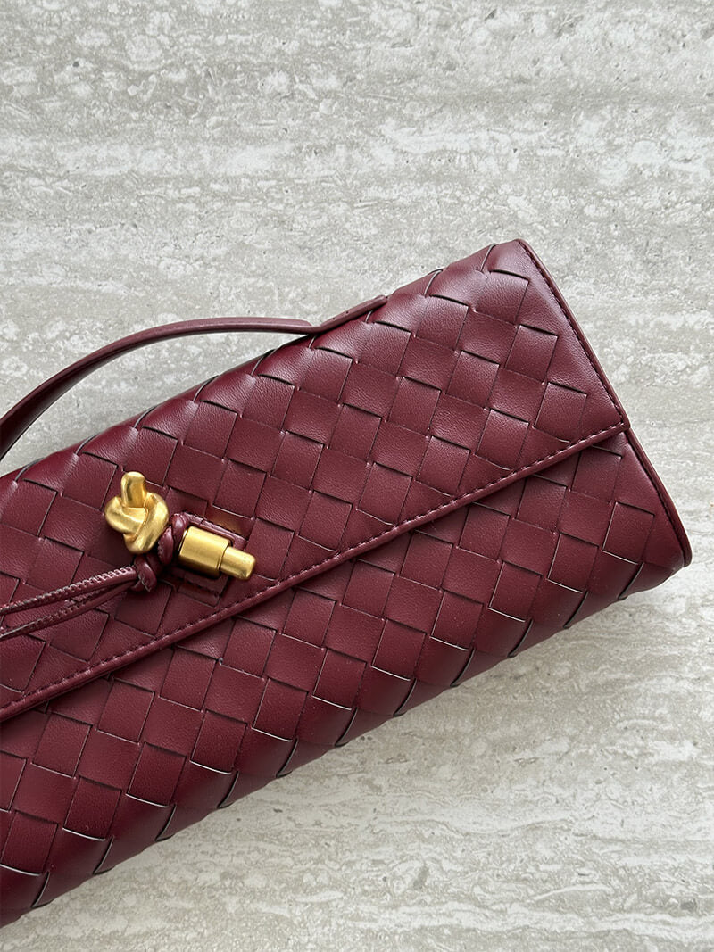 Geweven vegan leren handtas dames, luxe clutch met knoopsluiting | Bella Norvina