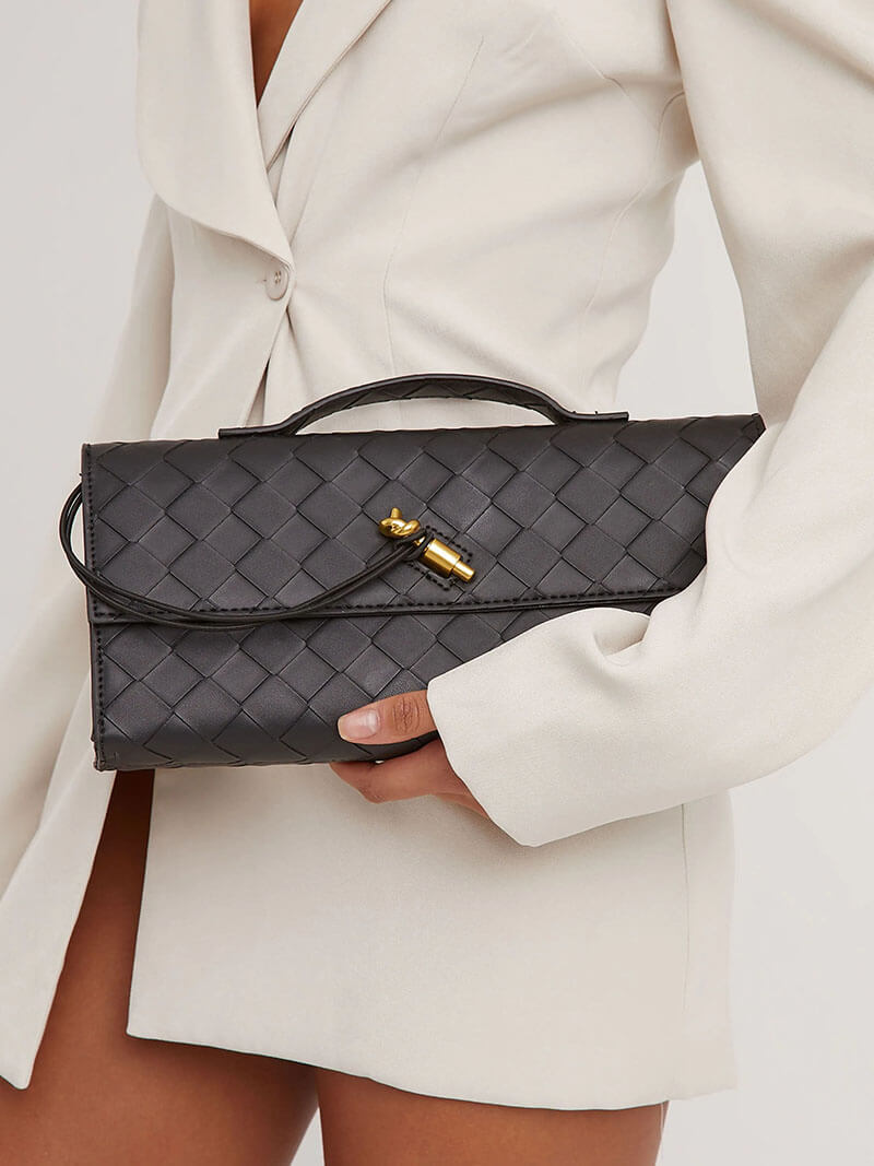 Geweven vegan leren handtas dames, luxe clutch met knoopsluiting | Bella Norvina