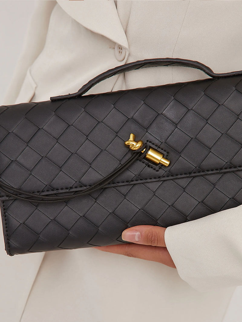 Geweven vegan leren handtas dames, luxe clutch met knoopsluiting | Bella Norvina