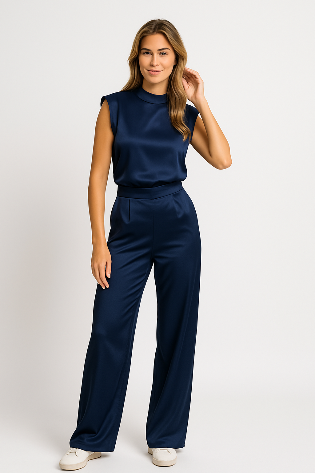 Giovanna dames jumpsuit – satijnlook met open rug & wijde pijpen
