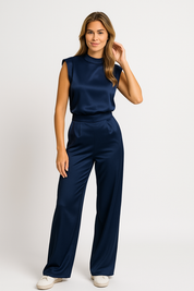 Giovanna dames jumpsuit – satijnlook met open rug & wijde pijpen