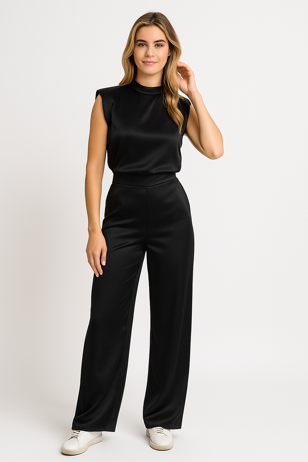 Serena Dames Jumpsuit – Chique Satijnlook met Wijde Pijpen, Open Rug & Luxe Pasvorm