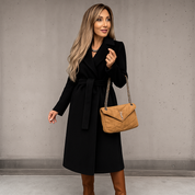 Giovanna Lange dames winterjas – zwarte wollen jas met wikkelsnit en elegante tailleband