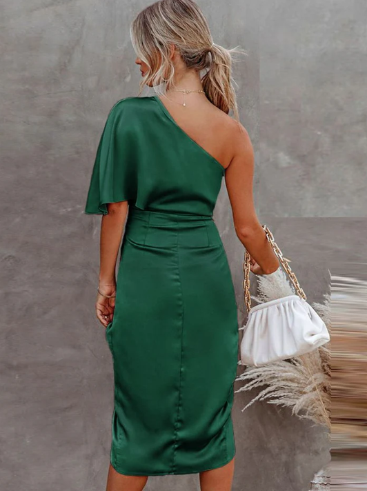 Allegra Jurk | Asymmetrische One-Shoulder Jurk met Geplooide Satijnlook