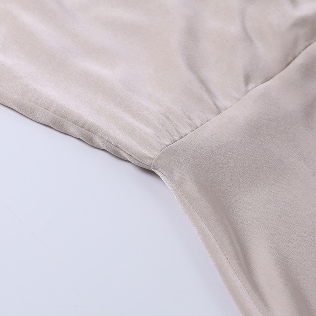 Chiara Jurk | Gedrapeerde Midi-jurk met Spaghettibandjes en Sexy Open Rug