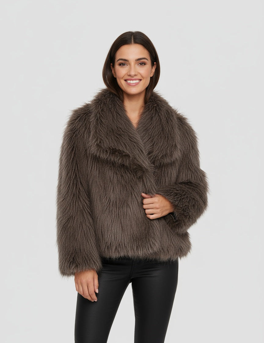 Damen_Kunstpelzjacke__Elegante_Teddy-Jacke_fur_Warme_und_Stil_1.jpg