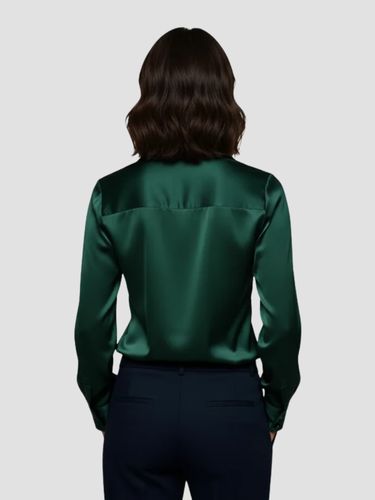 Claudia Dames satijnen blouse met V-hals – elegante glanzende blouse met soepele pasvorm