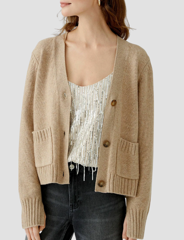 Damen_Strickjacke_mit_Taschen_und_V-Ausschnitt__Weicher_Cardigan_fur_jede_Jahreszeit_1.png