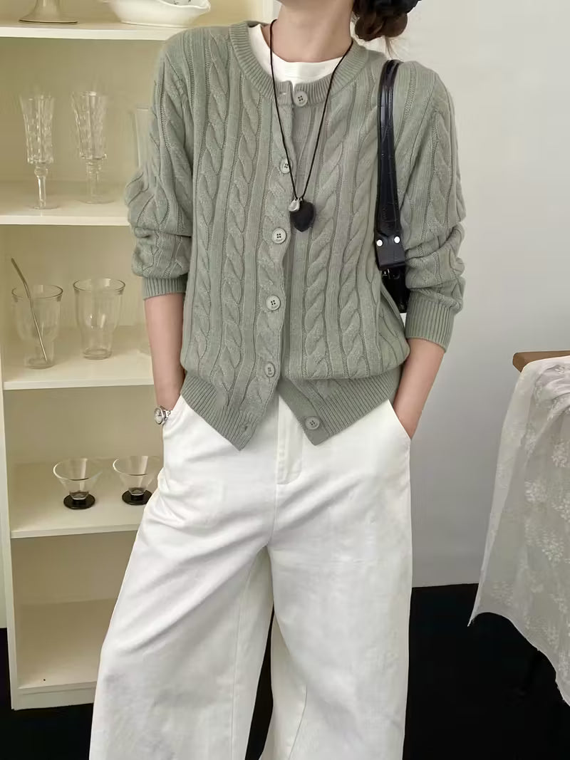 Isla Gebreid Vest | Dames vest met kabelpatroon en knoopsluiting