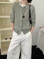 Isla Gebreid Vest | Dames vest met kabelpatroon en knoopsluiting