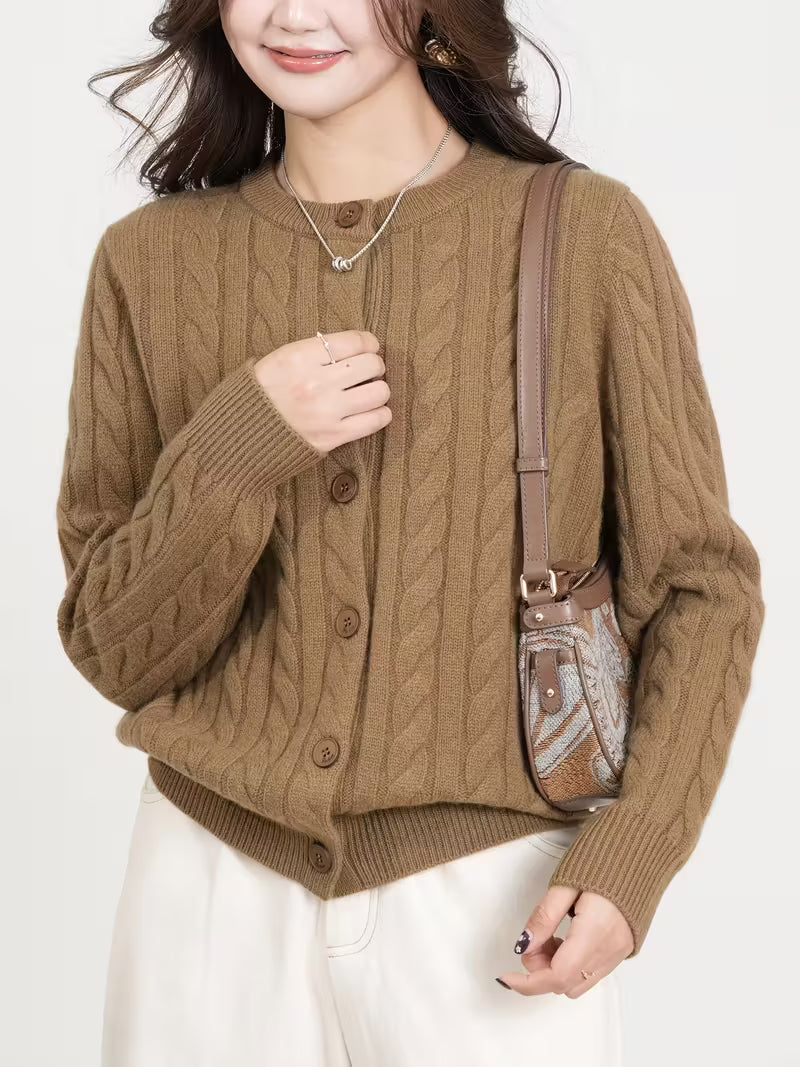 Isla Gebreid Vest | Dames vest met kabelpatroon en knoopsluiting