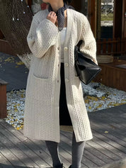 Alina Lange Cardigan | Dames lang vest met kabelpatroon, knoopsluiting en zakken