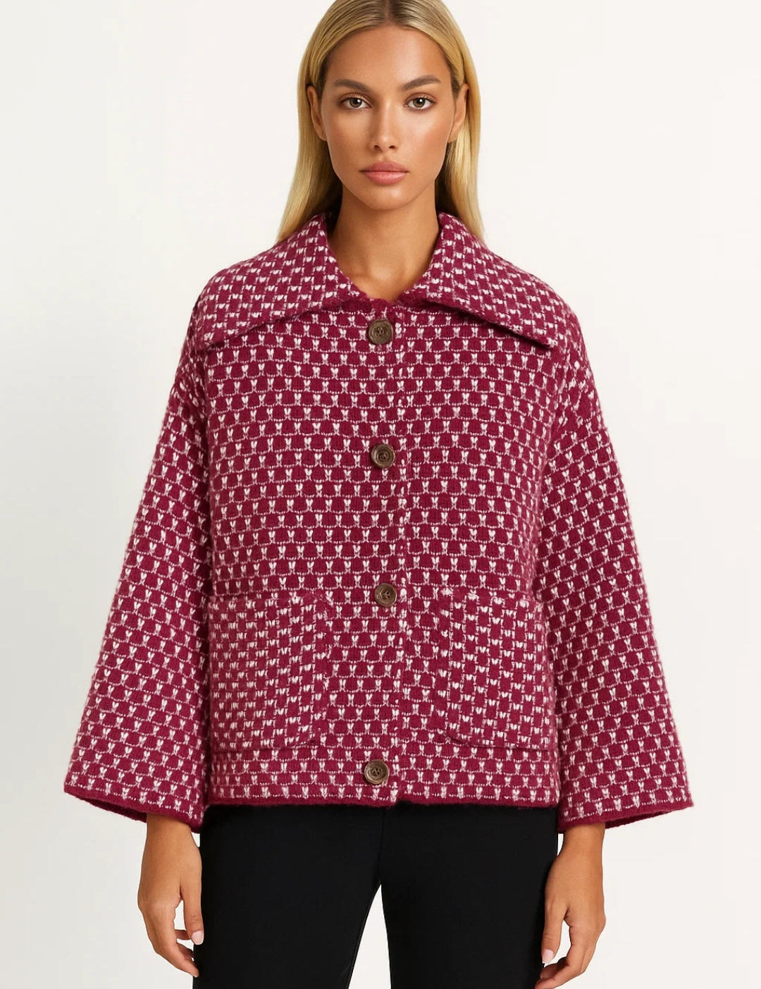 Damesjas_Kort_Model_Wijde_Mouwen_en_Retro_Patroon_Comfort_en_Stijl1.jpg