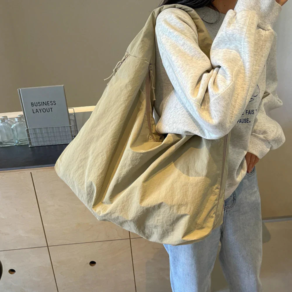 Francesca Tas | Waterbestendige Laptoptas van Hoogwaardig Materiaal met Veilige Ritssluiting