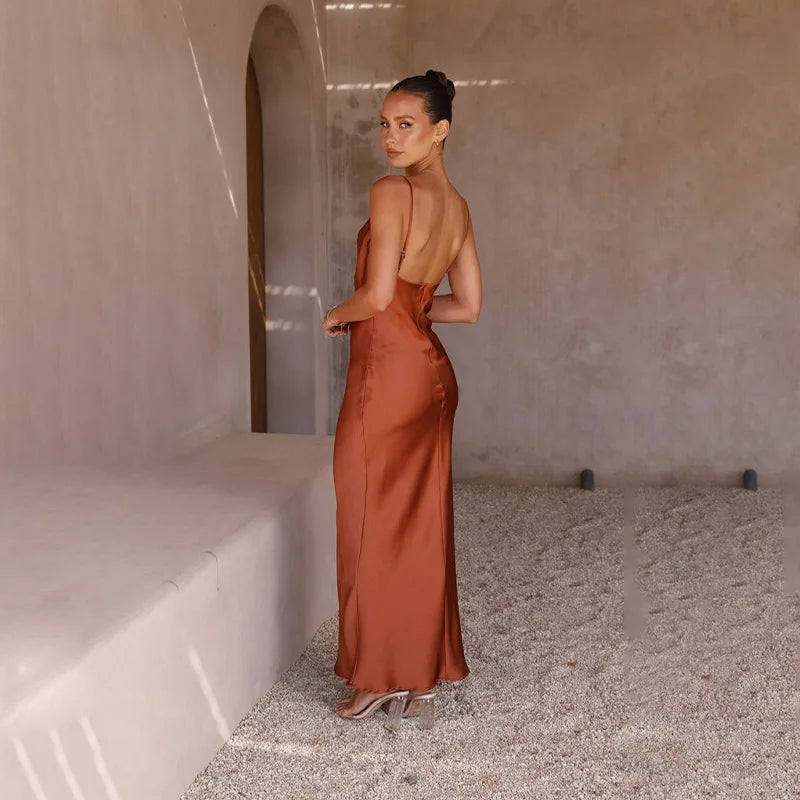 Blair | Luxe Satijnen Maxi-Jurk Dames met Open Rug - Elegant, Vloeiend en Feestklaar - Brons / Zwart / Blauw