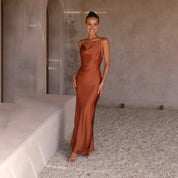 Blair | Luxe Satijnen Maxi-Jurk Dames met Open Rug - Elegant, Vloeiend en Feestklaar - Brons / Zwart / Blauw