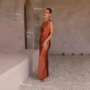 Blair | Luxe Satijnen Maxi-Jurk Dames met Open Rug - Elegant, Vloeiend en Feestklaar - Brons / Zwart / Blauw