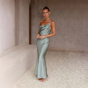 Blair | Luxe Satijnen Maxi-Jurk Dames met Open Rug - Elegant, Vloeiend en Feestklaar - Brons / Zwart / Blauw