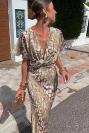 Maxi Jurk Dames met Bloemenprint, Diepe V-hals en Gerimpelde Taille - Valentina Rizzo