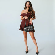 Tweedelige Dames Set Off-Shoulder Top en Mini Rok met Knopen - Off-White / Bordeaux - Maelen