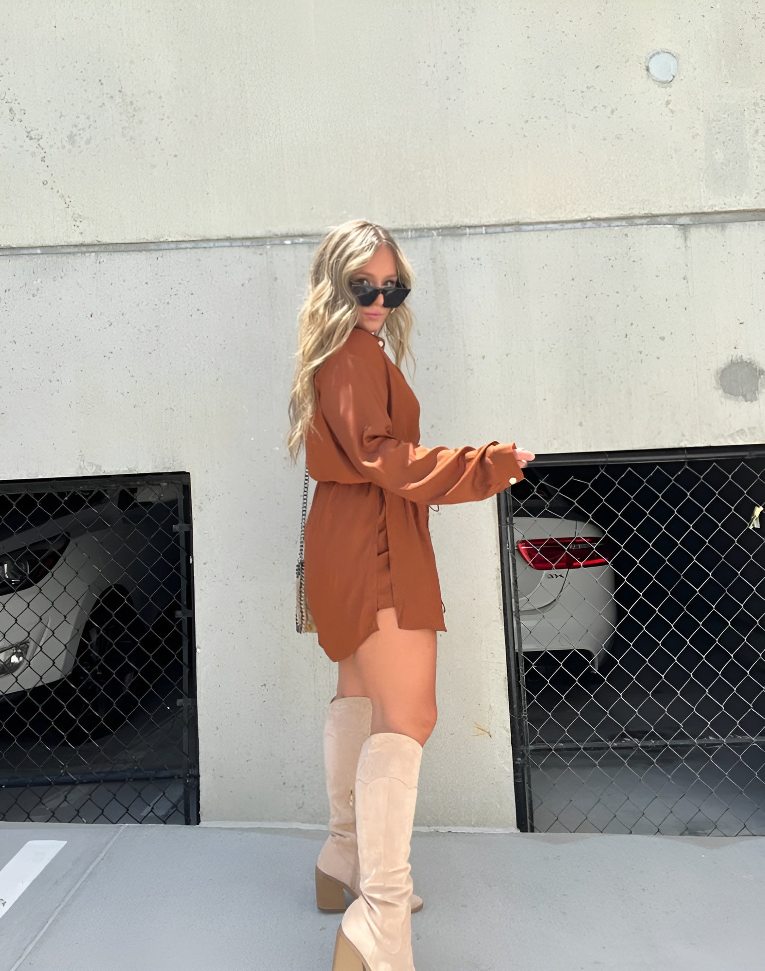 Giulia Romper Jurk Dames – Trendy Satijnen Playsuit met Tailleceintuur