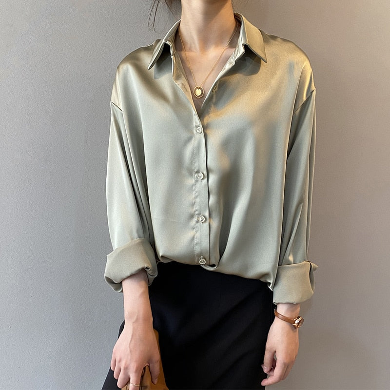 Giulietta_Moreau_Luxe_Zijden_Blouse_met_Vintage_Inspiratie_afccb255-6e2f-4077-a3e6-6cb3bfd019e4.jpg