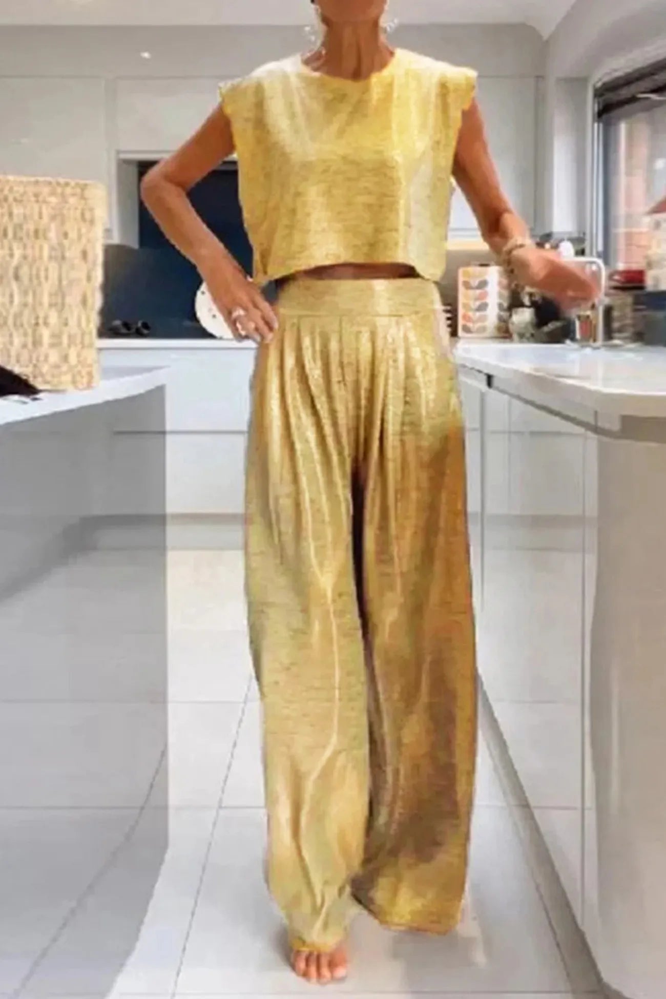 Loïs Set | Glanzende Tweedelige Dames Set met Crop Top en Wijde Broek