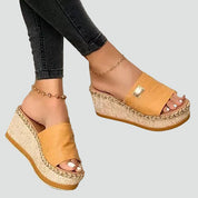 Sleehak Slippers Dames met Gevlochten Espadrille Zool, Comfortabel en Zomers - Isadora Bellini