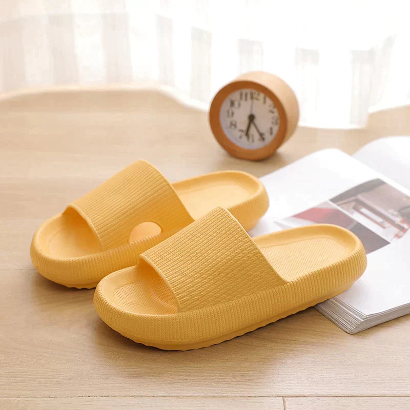 Noa Slippers | Comfortabele Slippers met Brede Band en Dikke Zool