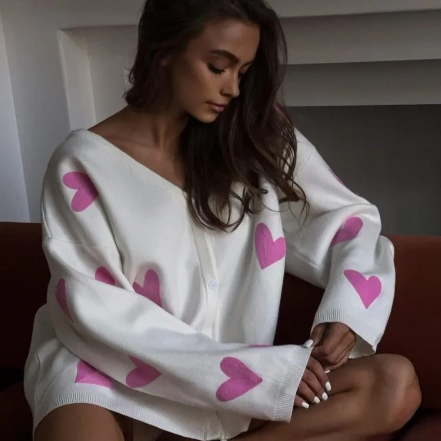 Alina Vest | Gebreid Damesvest met Hartjespatroon en V-Hals