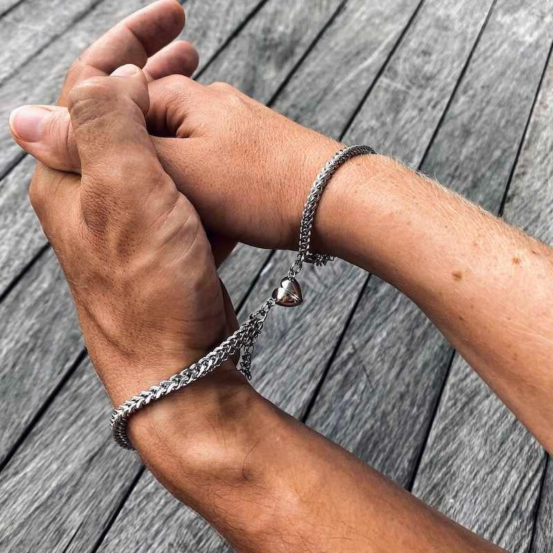 Eternity Bond Bracelet | Luxe Roestvrijstalen Armband met Verbonden Design voor Liefde en Vriendschap