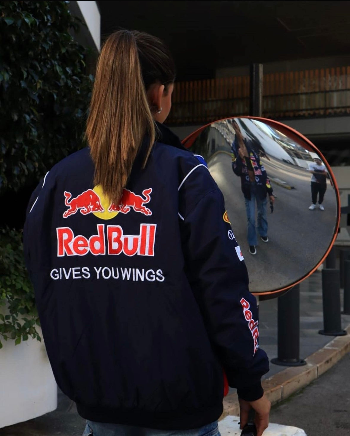 Rafaella Red Bull Racing jas unisex – oversized streetwear jack met sponsorlogo’s