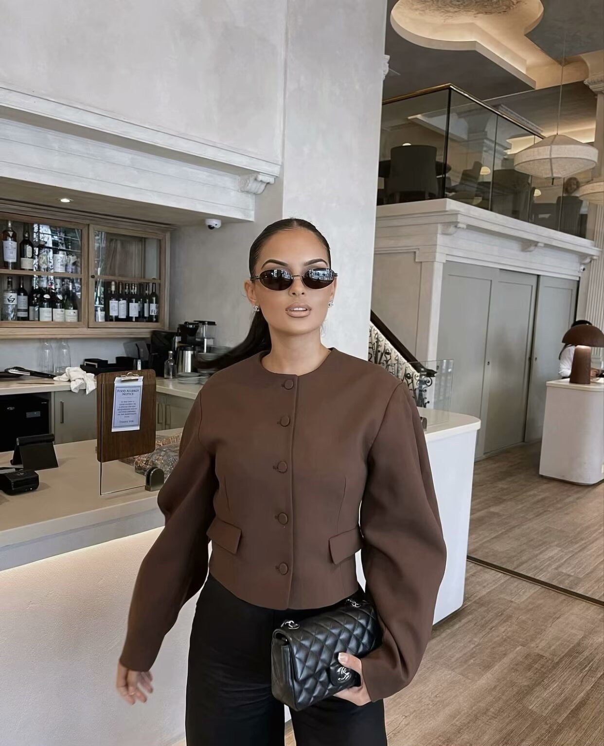 Giulia Mocha Mousse Set | Elegant Top en Rok in de Kleur van 2025 met Comfortabele Pasvorm