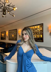 Giulietta Tie-Front Top | Dames Top met Elegant Strikdetail, Diepe V-Hals en Slim Fit