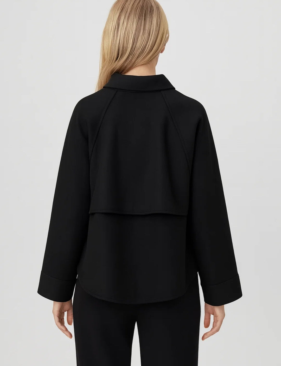 Korte_Damesjas_Minimalistisch_Design_met_Rits_Tijdloze_Tussenlaag2.jpg