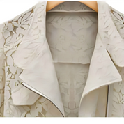 Alcott Jas | Korte Damesjas met Kant, Ritssluiting en Elegante Flair