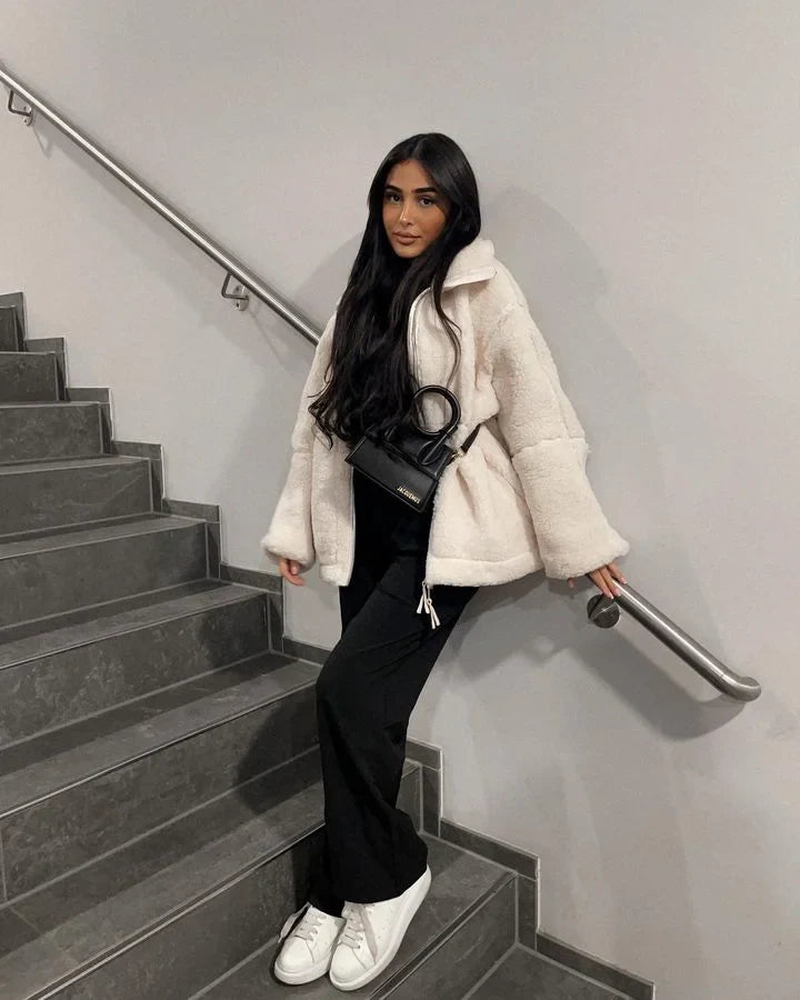 Livia Monteloro | Teddy Fleece Jas – Pure Zachte Luxe