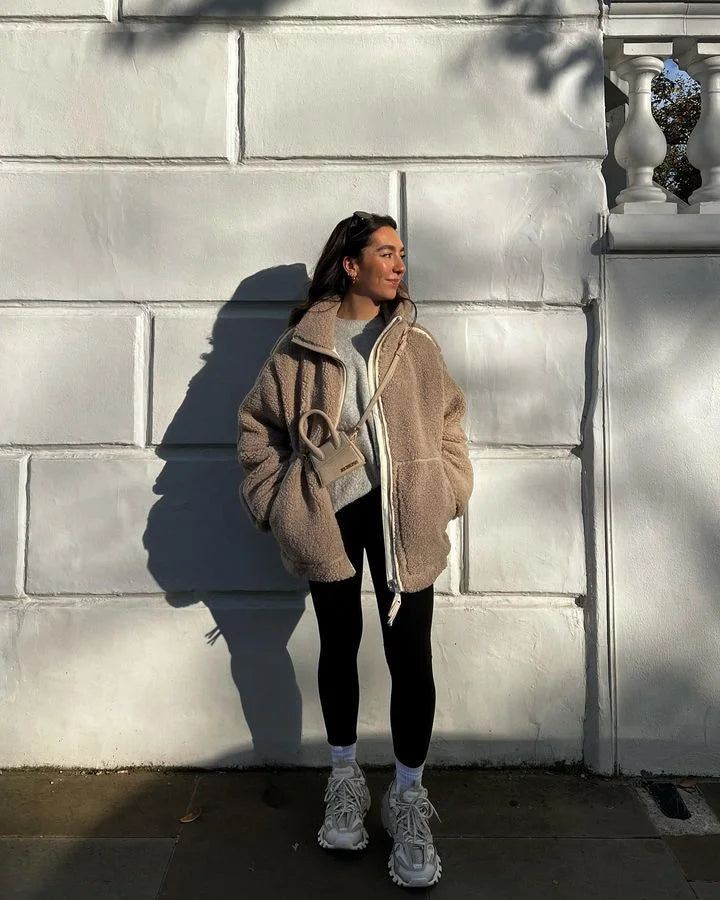 Livia Monteloro | Teddy Fleece Jas – Pure Zachte Luxe