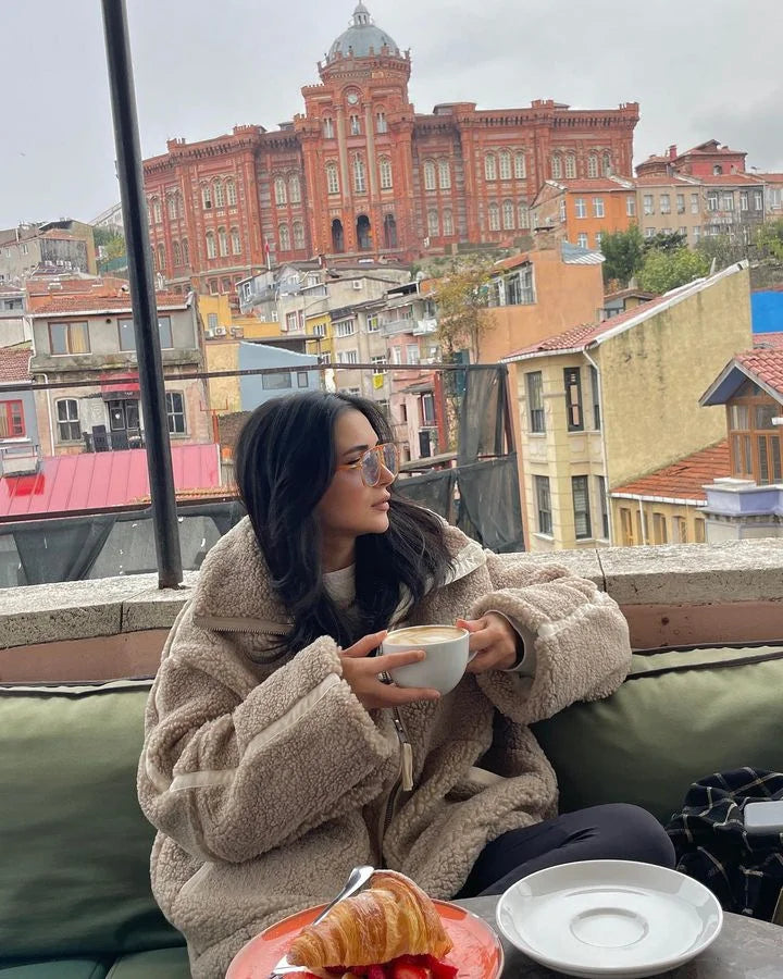 Livia Monteloro | Teddy Fleece Jas – Pure Zachte Luxe