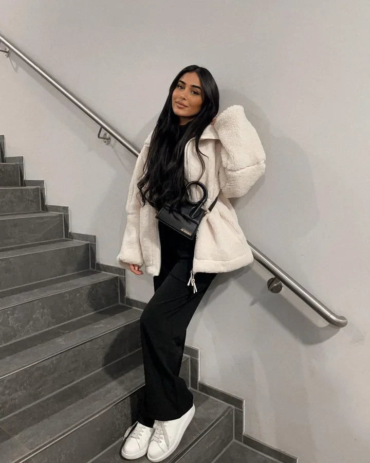 Livia Monteloro | Teddy Fleece Jas – Pure Zachte Luxe