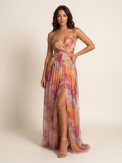 Maxi Jurk Isabella met Watercolor Print, Spaghettibandjes en Split - Groen/Roze/Oranje