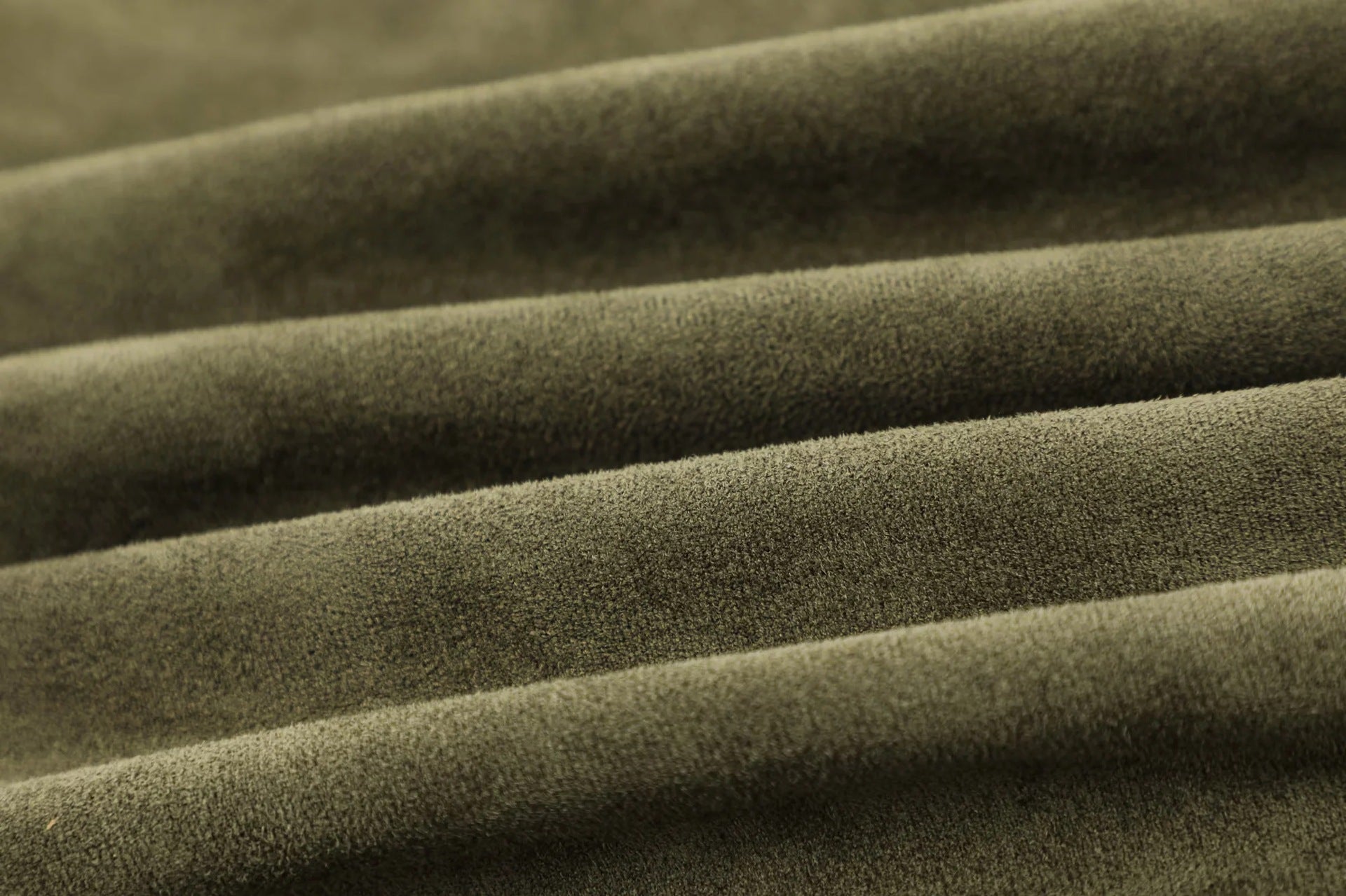 Chiara Oversized suède dames winterjas – beige lichtgewicht jas met luxe uitstraling