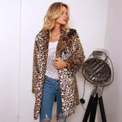 Giulia Cape | Luxe Dames Cape van Zacht Kunstbont met Luipaardprint en Elegante Reverskraag