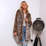 Giulia Cape | Luxe Dames Cape van Zacht Kunstbont met Luipaardprint en Elegante Reverskraag