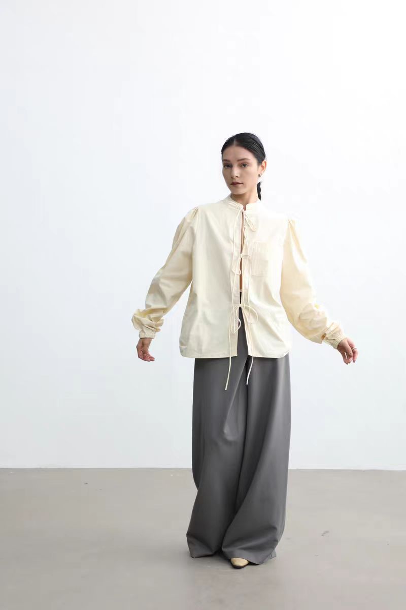 Chiara Blouse | Elegante Damesblouse met Ballonmouwen en Subtiel Kordeldetailv