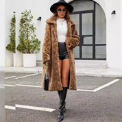 Valentina Faux Fur Mantel | Luxe Damesmantel van Zacht Imitatiebont met Elegante Pasvorm