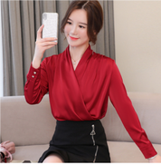 Giulia Blouse | Elegante Damesblouse met Kruisdetail en Lange Mouwen