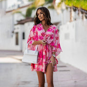 Alina Jurk | Elegante Jurk met V-Hals, Kanten Details en Uitlopende Rok