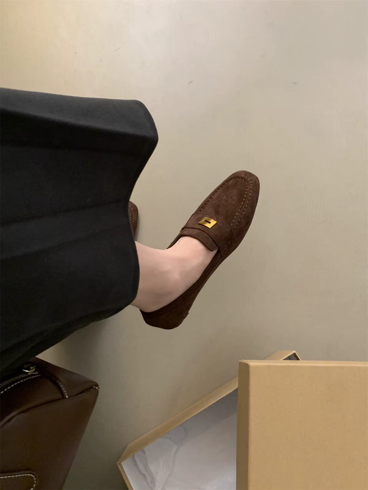 Suède Loafers Dames. Lichtgewicht, Tijdloos Comfortabel – Maison Elara
