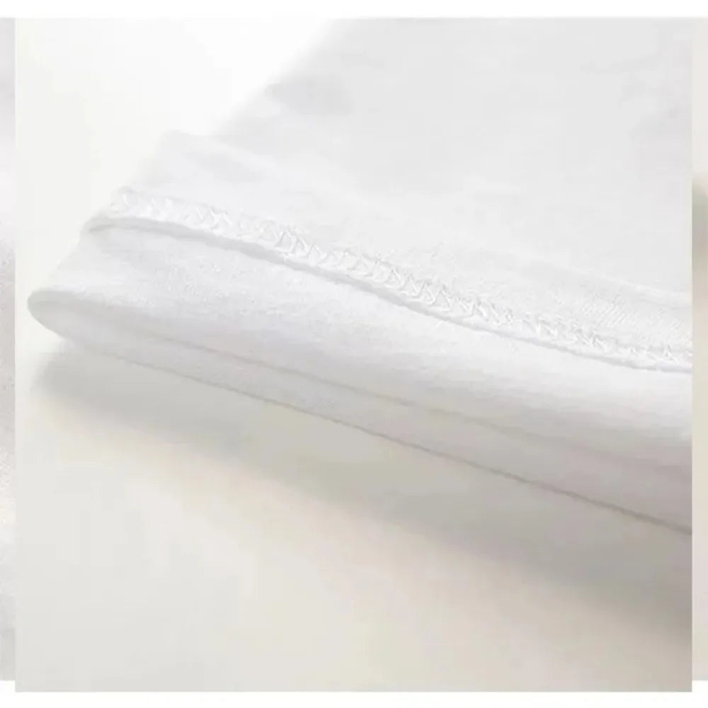 Alessandra T-Shirt | Oversized Graphic Tee met Artistieke Vissenprint voor Dames